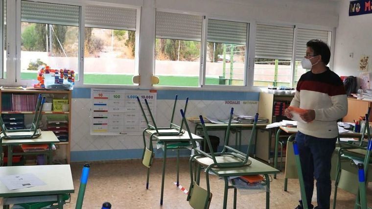 Los centros educativos se prevé que abrirán el miércoles 13. STE exige que se cumpla la Ley de Prevención de Riesgos Laborales en las aulas 