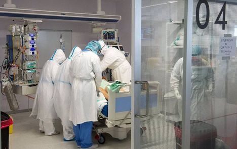 Coronavirus.- Hospitales de Castilla-La Mancha superan los mil pacientes COVID y la cuarta parte de UCIs ya se dedican a esta patología