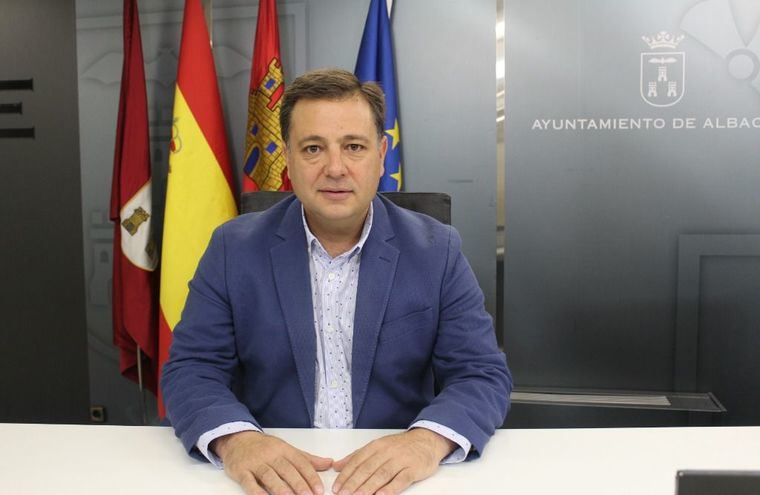 Manuel Serrano afirma que el alcalde de Albacete, Vicente Casañ, ha protagonizado un año carente de ideas, iniciativas y solo ha rematado algunos proyectos iniciados por el PP