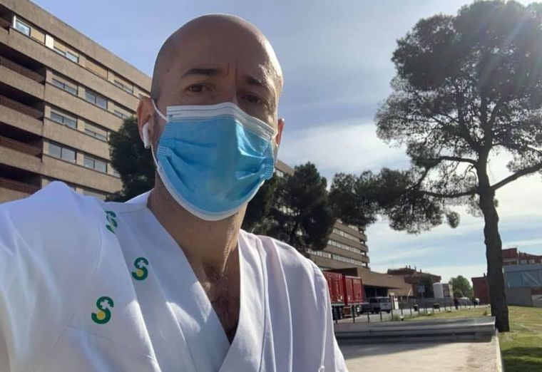 Ángel Losa, médico: 'Entrando de pleno en la tercera ola. La situación en la actualidad es muy preocupante y nos esperan semanas muy duras'