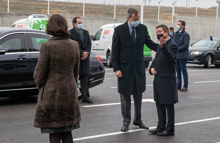 El Rey visita la nave de SEUR en Illescas, que entró en funcionamiento el pasado mes de junio en plena desescalada