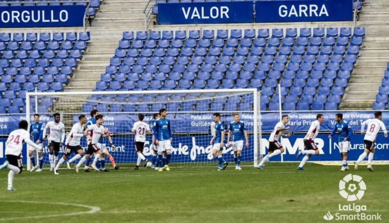 0-1.- El Albacete se impone ante el Oviedo con un tanto de Zozulia en el Tartiere 