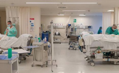 Coronavirus.- Castilla-La Mancha continúa su descenso en hospitalizados, bajan los fallecidos y se mantienen los puestos UCIs