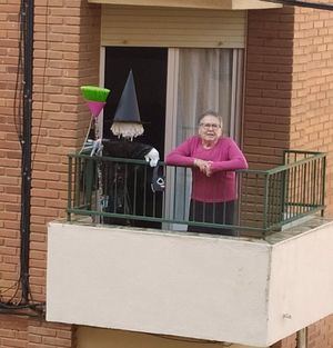 Las personas mayores de Castilla-La Mancha asisten a la tercera ola con miedo, "acuartelados" en sus casas y deseando que todo termine