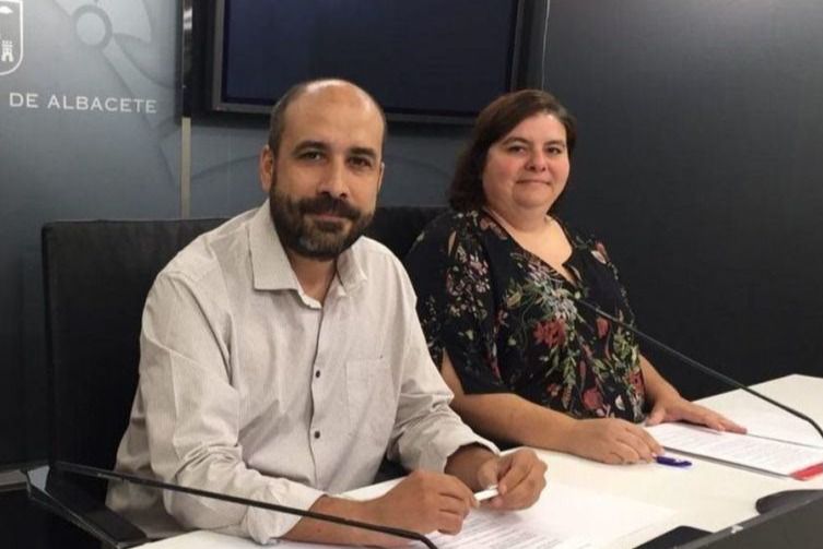 Unidas Podemos no observa indicios de irregularidades tras examinar la documentación aportada por el alcalde de Albacete