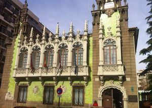 Los edificios municipales de Albacete lucirán el color morado por el Día de la Mujer desde este viernes