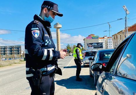 La Policía Local de Albacete participa en la campaña especial de la DGT para controlar el uso del cinturón de seguridad y sistemas de retención infantil