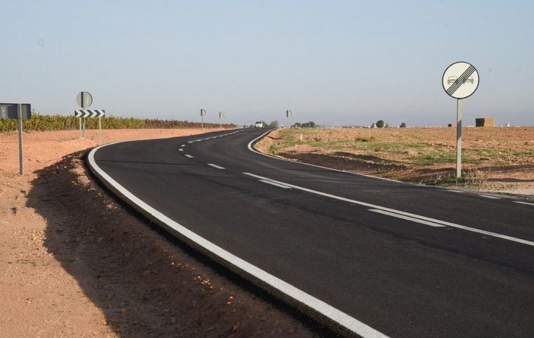 El Gobierno regional va a invertir 5,3 millones de euros para la mejora de la señalización de la Red regional de Carreteras