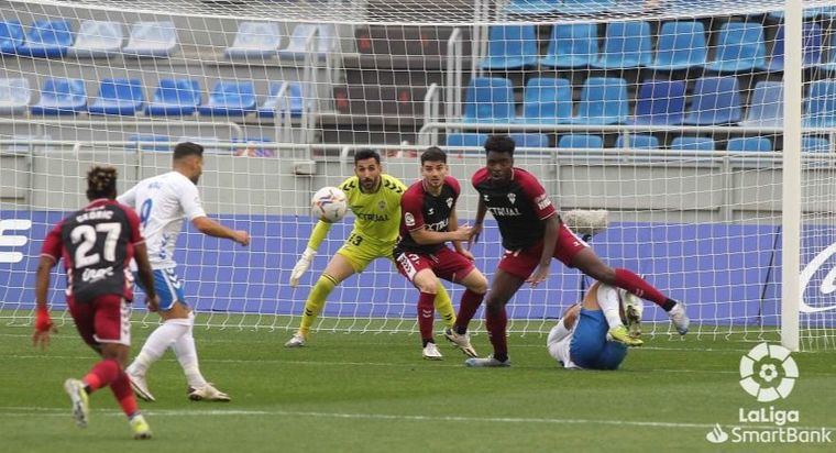 2-0.- El Albacete pierde en Tenerife tras encajar dos goles en los últimos 4 minutos