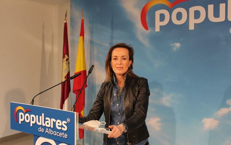 La Diputada del PP, Carmen Navarro, critica la falta de ayudas directas del Gobierno de Pedro Sánchez para sectores económicos estratégicos 