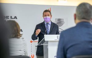 Page anuncia que Castilla-La Mancha doblará el presupuesto para el plan de empleo para llegar a los 102 millones y 15.000 puestos de trabajos