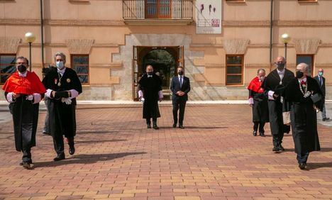 Julián Garde afronta mandato en UCLM prometiendo ética y transparencia y reconociendo el 'esfuerzo heredado' de su predecesor