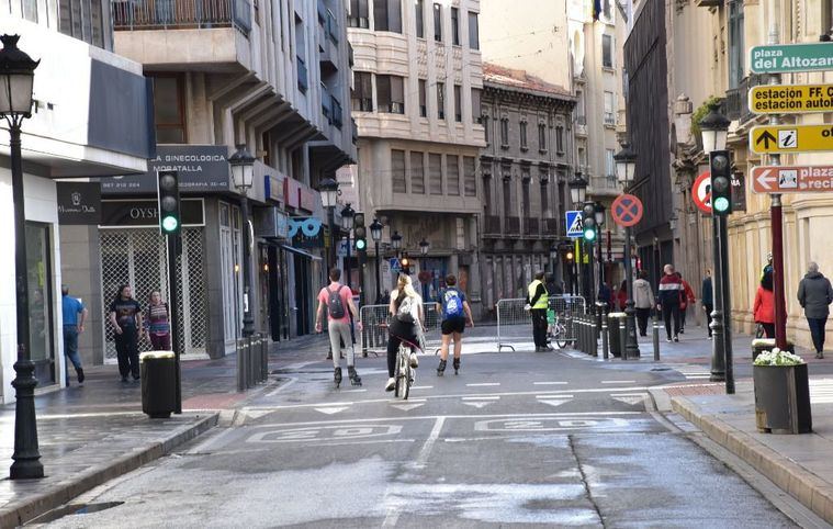 La Mesa de Movilidad de Albacete conoce la propuesta para reordenar el tráfico del proyecto de peatonalización del centro