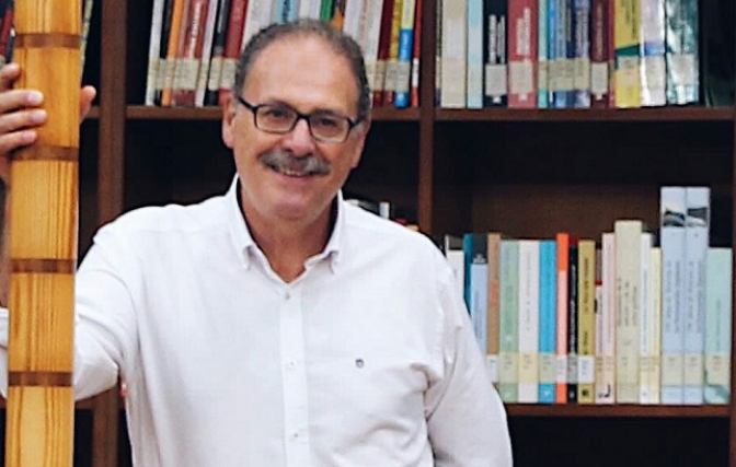 ‘Como una estrella fugaz’, la primera novela del ex portavoz socialista Antonio Martínez