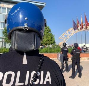 Los temporeros acusados de agredir a policías en el 'motín' del IFAB volverán al banquillo este martes en Albacete