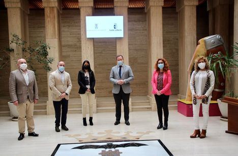 El Equipo de Gobierno del Ayuntamiento de Albacete expone a la consejera de Bienestar Social su estrategia para combatir la soledad no deseada