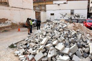 El Grupo Municipal Socialista denuncia el retraso y la paralización de las obras de la calle Cervantes y el abandono de la remodelación del callejón de Cervantes