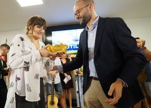 Motilleja llena de tradición y alegría el primer ‘Conoce Nuestros Pueblos’ de la Diputación en la Feria 2023 con Rozalén dando la sorpresa