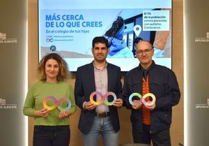 La Diputación de Albacete reitera su compromiso con la Asociación Desarrollo durante la presentación de sus actividades en el marco del Día Mundial de Concienciación del Autismo