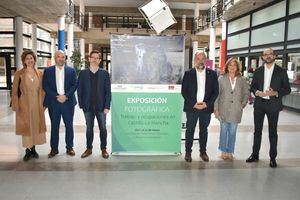 La Diputación de Albacete colabora con la UCLM en una exposición fotográfica para conmemorar el Día Internacional de los Trabajadores