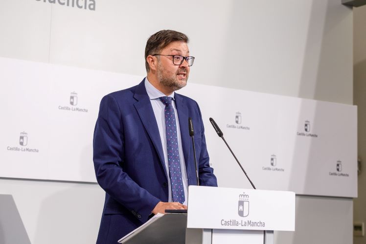 La Junta pide calma ante el anuncio de movilizaciones educativas y advierte de que hay 'muchas cuestiones' más que atender