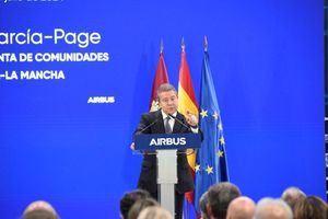 Page, en presencia de Sánchez, plantea Pacto de Estado en materia de financiación que 