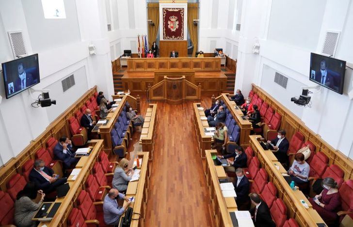 Las Cortes abordarán este jueves en el pleno el techo de gasto de la región y los daños producidos por la DANA