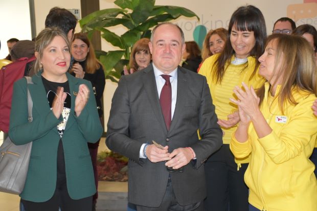 El alcalde de Albacete denuncia por injurias a la candidata de CS, después de que ésta le llamase 'corrupto'