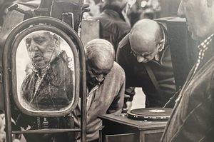 'El Tocadiscos' y 'Abuela pelando el pollo', ganadoras del certamen 'Gente de Albacete', expuesto hasta el 30 de junio