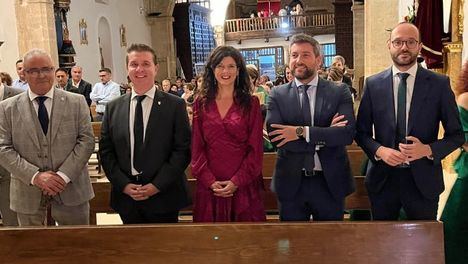 Arrancan las fiestas de Munera en honor a la Virgen de la Fuente con el disparo del cohete y el pregón de Ismael Valera