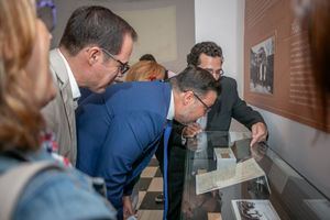 El medio millón de imágenes de archivos históricos de Memoria Histórica de Castilla-La Mancha se digitalizarán antes de acabar el año