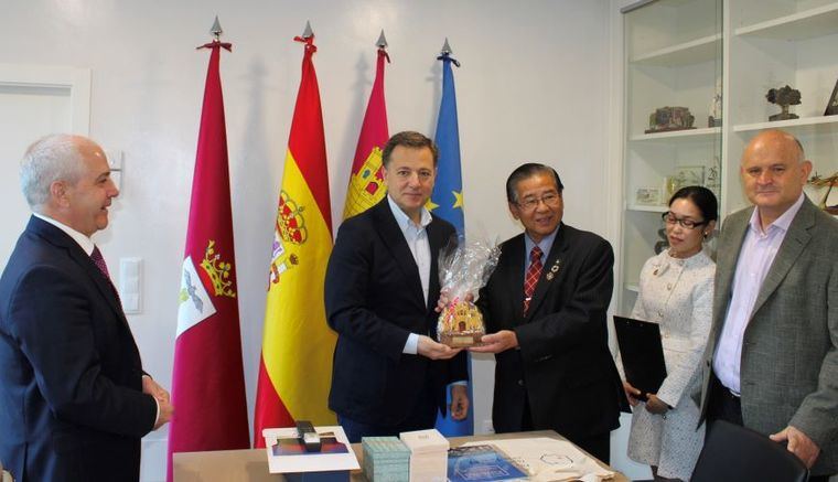 Serrano recibe al alcalde Fujinomiya (Japón) como preámbulo del Campeonato de España de Karate que se celebra en Albacete