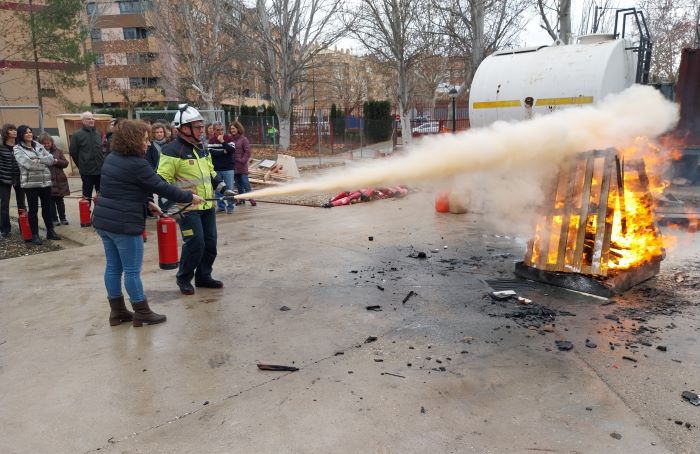 Profesores de la Escuela Oficial de Idiomas de Albacete se forman en prevención de incendios