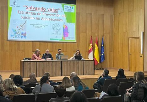 Orientadores y Educadores Sociales de centros de Secundaria de Albacete se forman sobre prevención de suicidio