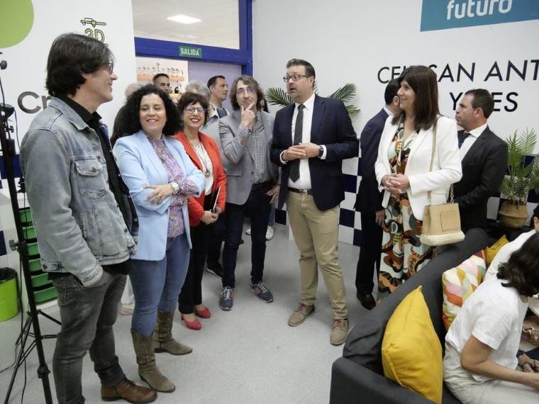 Castilla-La Mancha creará 10 aulas tecnológicas en otros tantos Cepas para formar al alumnado en capacitación digital