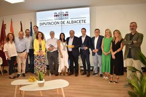 El stand de la Diputación acoge la entrega del Premio Altozano al Parque Científico y Tecnológico de Castilla-La Mancha