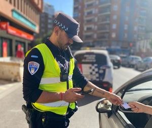 La Policía Local de Albacete participa en la campaña de la DGT para controlar el uso del cinturón de seguridad y los Sistemas de Retención Infantil del 11 al 17 de este mes