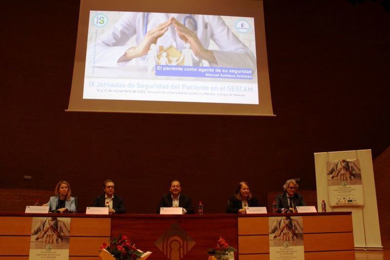 Llanos Navarro da la bienvenida a Albacete a los 250 participantes en las IX Jornadas de Seguridad del Paciente y reafirma nuestra posición como “ciudad de congresos”