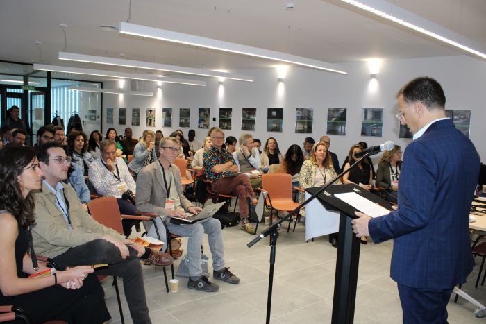 Manuel Serrano da la bienvenida a la ciudad a los 26 representantes del programa europeo Weldi: “El reto social y humanitario de la inmigración nos afecta a todos”