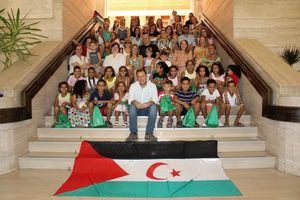 Manuel Serrano abre de par en par las puertas de la ciudad de Albacete a los niños y niñas saharauis que participan en el Programa ‘Vacaciones en Paz’ y les desea un feliz verano