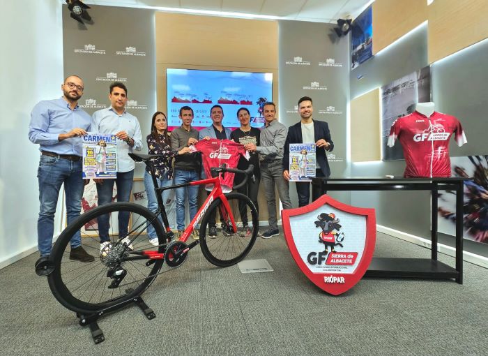 Cabañero inicia la ‘cuenta atrás’ del III Gran Fondo Sierra de Albacete, que este sábado hará del ciclismo el mejor escaparate provincial de la mano de la Diputación