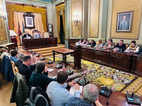 Cabañero y Valera detallan a representantes municipales de localidades con menos de 20.000 habitantes la financiación que la Diputación tiene a su disposición este año para inversiones
