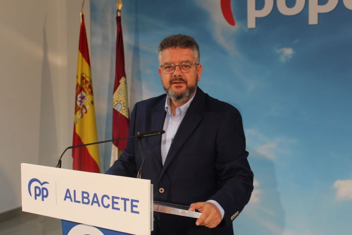 Moreno afirma que tanto el alcalde de Albacete, Emilio Sáez, como Page, son cómplices de Pedro Sánchez en la Ley del Solo Sí es Sí