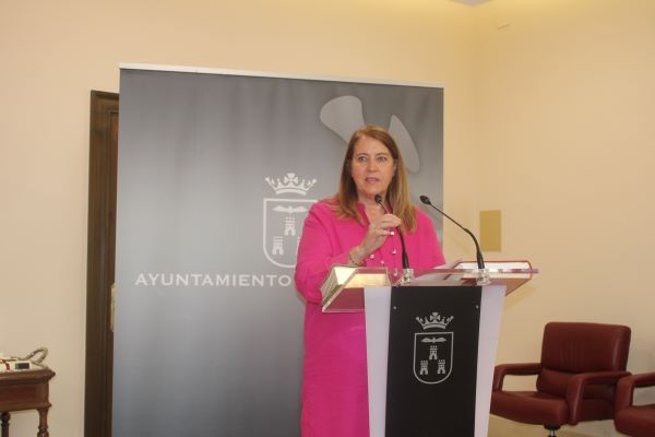 El Ayuntamiento seguirá ayudando a las familias vulnerables en la tarifa del agua y basura gracias a un convenio con Aguas de Albacete