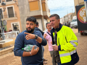 Cabañero avanza que la Diputación ya trabaja en una ayuda directa a Madrigueras: “Todos tenemos que volcarnos en reconstruir el municipio”