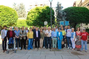 El alcalde defiende el sector junto a los cuchilleros, y propone una sesión conjunta de Ayuntamiento y Diputación que demuestre la unidad institucional