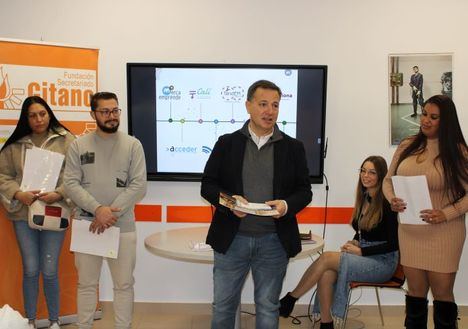 El Ayuntamiento aporta 12.000 euros a la Fundación Secretariado Gitano para apoyar el programa de empleo destinado al colectivo