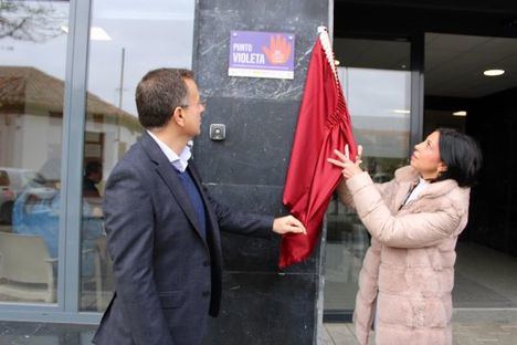 Manuel Serrano anuncia que las piscinas, bibliotecas y centros socioculturales del Ayuntamiento actuarán como Puntos Violeta para luchar contra la violencia machista