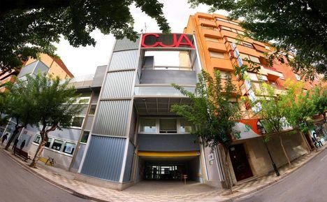 La ampliación del Centro Joven costará más de 360.000 euros y permitirá integrar la emisora Novaonda “para dotarla de un espacio amplio y coordinar actividades juveniles”
