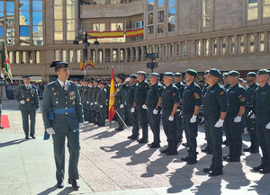 La Guardia Civil celebra los actos de la Virgen del Pilar con una parada militar y la entrega de condecoraciones